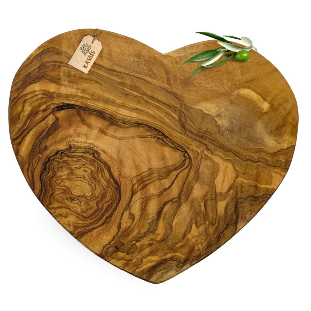 Servierbrett Herz aus Olivenholz (22 × 19 cm) | Herzbrett & Schneidebrett aus Holz